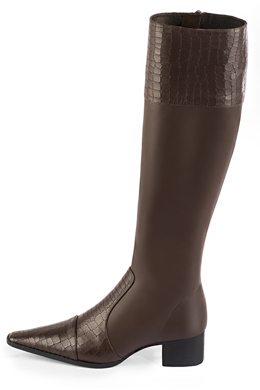 Bottes femme cavalières sur mesures marron ébène Mollets fins ou larges Bout effilé. Semelle